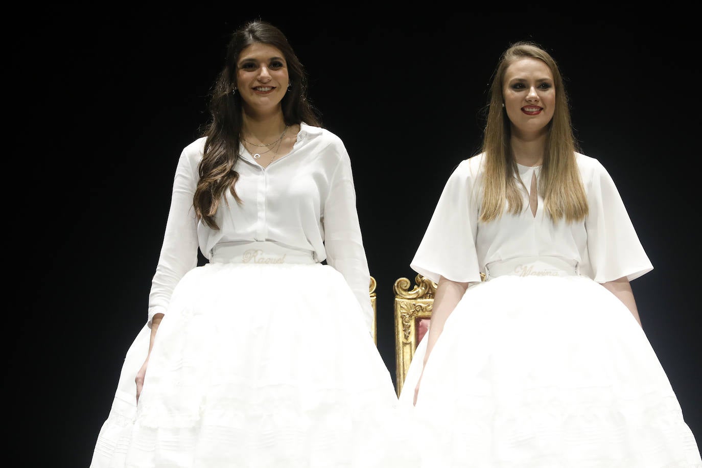 El Palacio de Congresos acogió este jueves el ensayo de las exaltaciones de las falleras mayores de Valencia, Consuelo Llobell y Carla García, que se celebrará los próximos 25 y 26. Acudieron el alcalde Ribó y el concejal de Cultura Festiva, Pere Fuset, en un acto que tendrá un aforo menor al lugar habitual del evento, el Palau de la Música, que tiene la sala principal cerrada.