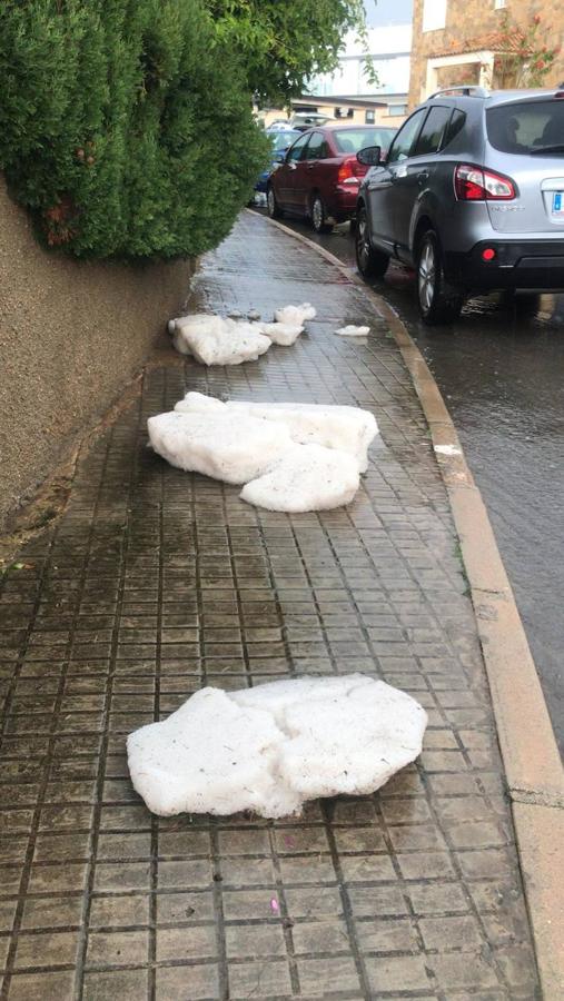 Granizo en urbanización Pla de les Clotxes término municipal de Benifaio.