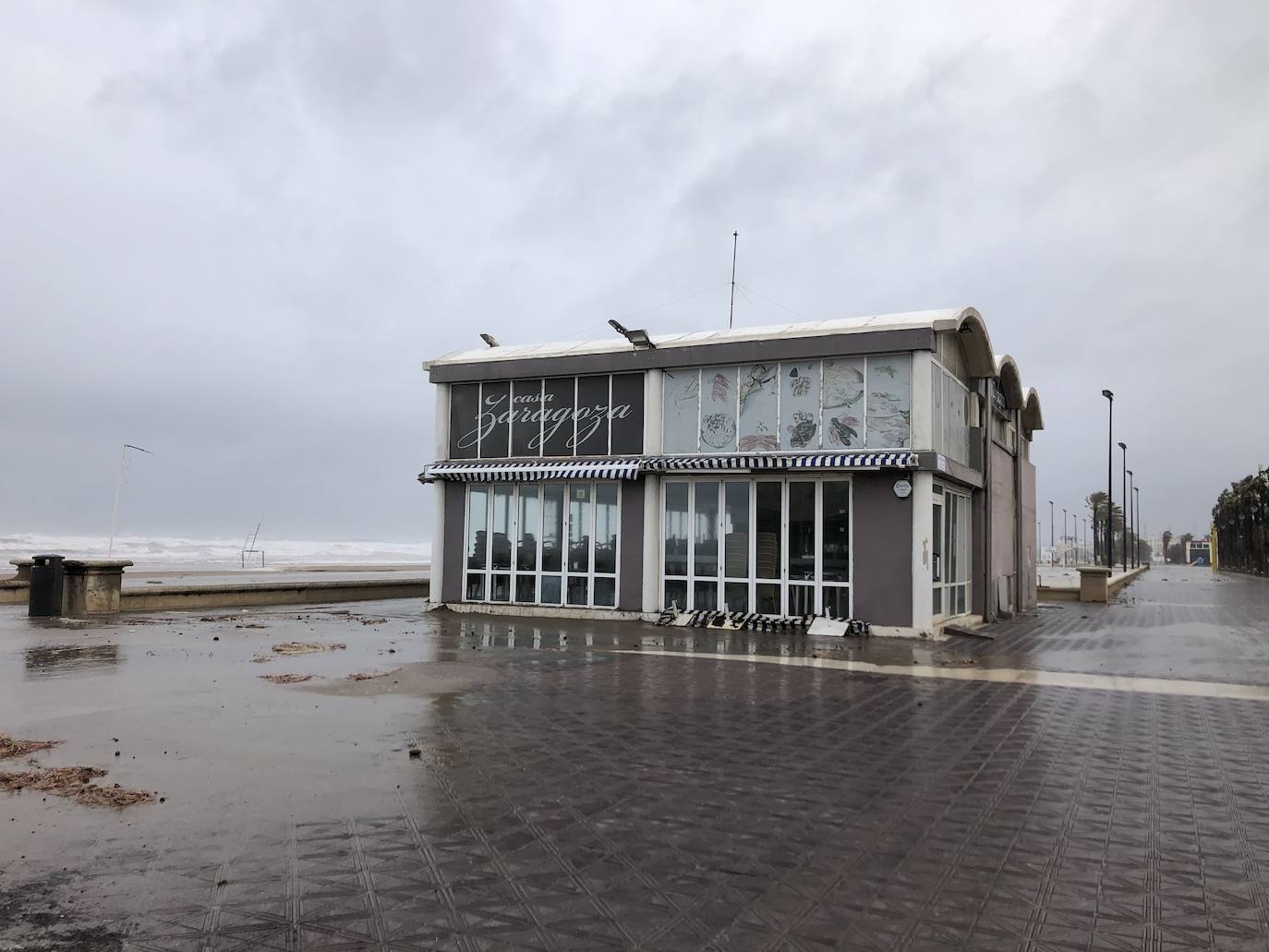 Fotos: Fuertes precipitaciones en la playa y el puerto de Valencia