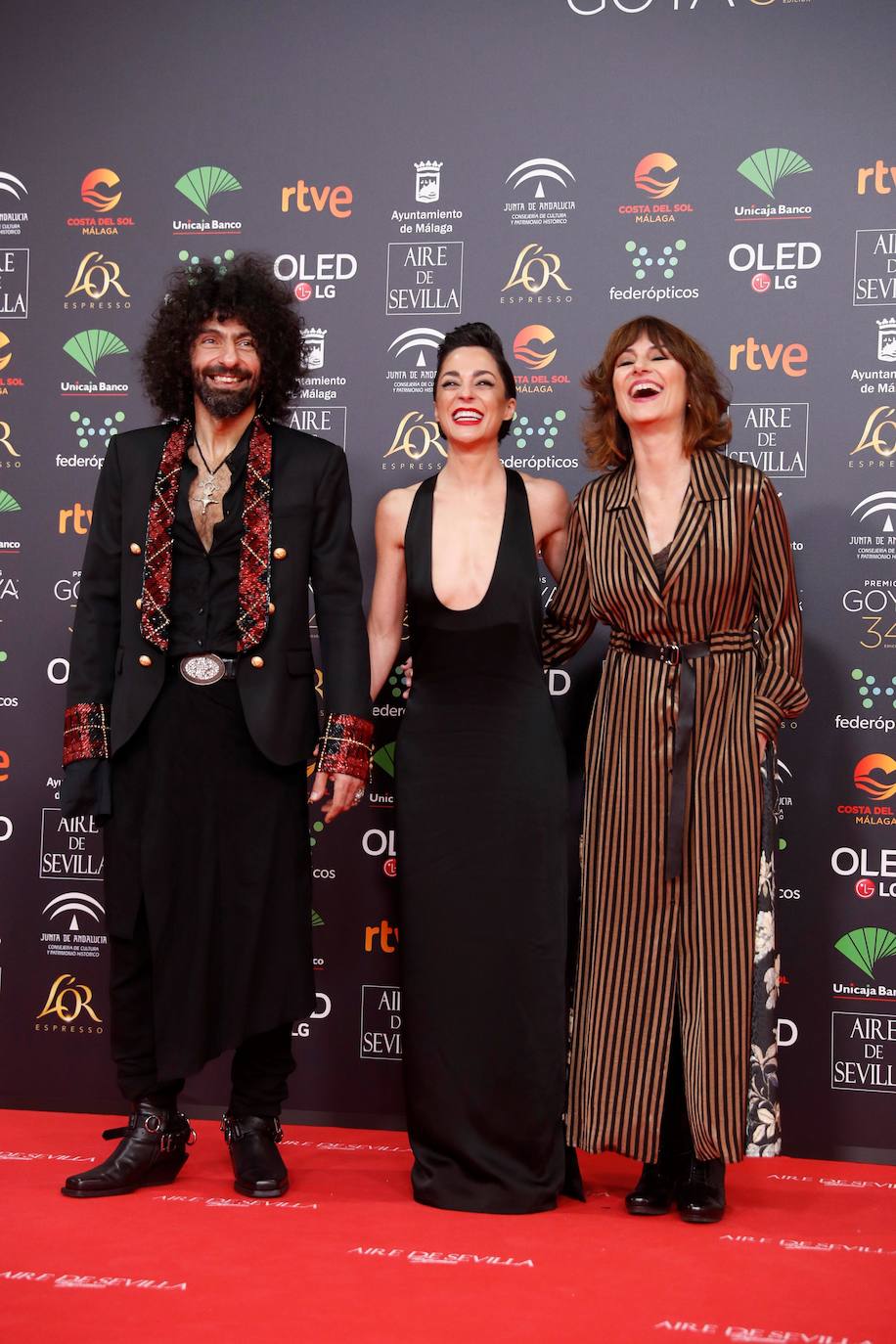 El músico armenio Ara Malikian, y las actrices Natalia Moreno y Amelia Hernánez.