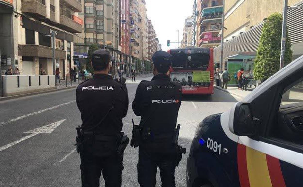 Agentes de la Policía Nacional. 