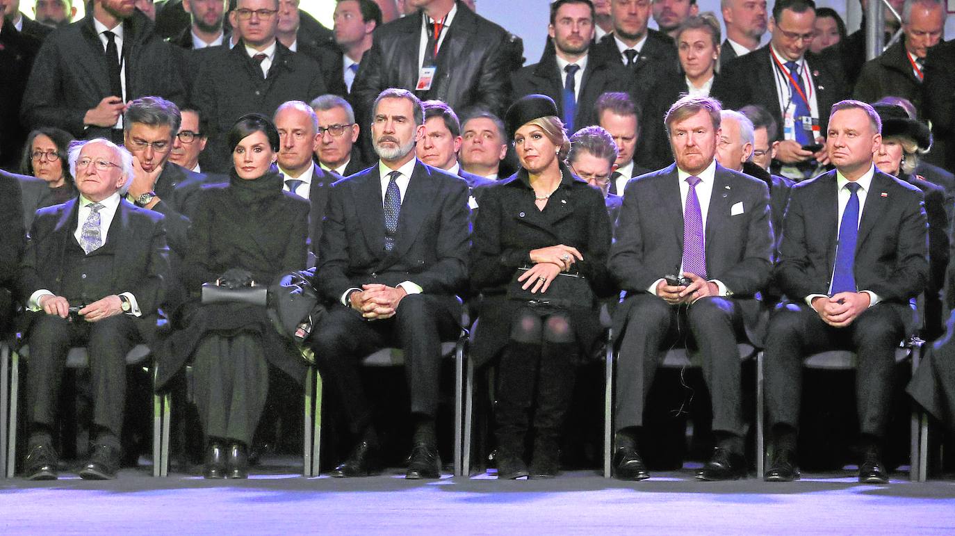 Felipe VI y doña Letizia representan a España en el acto que se celebra en este lugar con motivo del 75 aniversario de su liberación