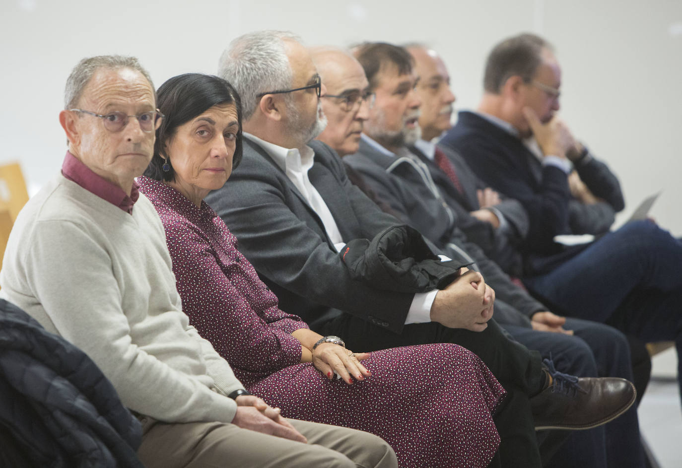 La jueza acepta el pacto y condena a cuatro exdirectivos de FGV a 22 meses por el accidente de metro, que terminó con la vida de 43 personas e hirió a otras 36. El abogado de la Asociación de Víctimas del Metro 3 de julio admite que se les suspenda la pena pese a los «demoledores» hechos, ha vuelto a criticar la labor de la jueza instructora y ha recordado que los afectados nunca buscaron «venganza.