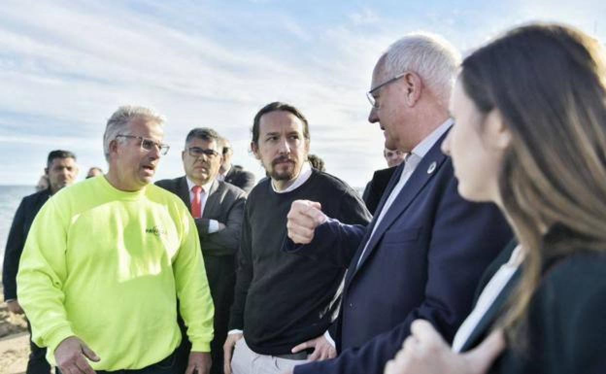 El vicepresidente de Gobierno, Pablo Iglesias, visita las zonas afectadas por el temporal 'Gloria' en Denia (Alicante).