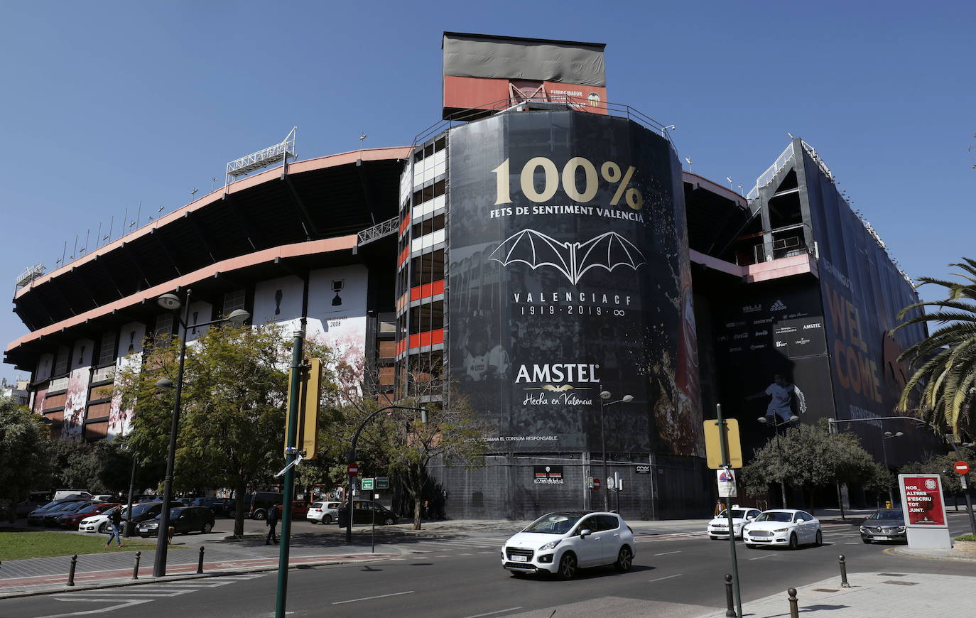 El futuro de Mestalla pasa por una serie de construcciones, diferentes torres que dominarán la avenida Aragón de Valencia. Junto al nuevo hotel que se levantará en el solar municipal contiguo, la zona vivirá un auténtico cambio. Viviendas y oficinas en el mismo lugar que tantos goles y tantas victorias valencianistas se han celebrado.