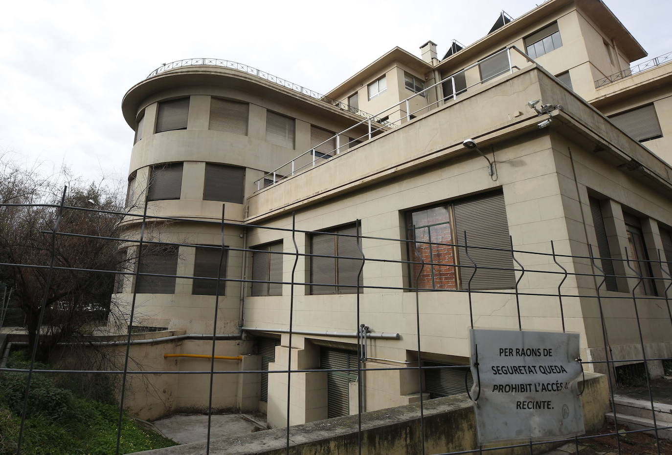 COLEGIO MAYOR LLUÍS VIVES | Obra de Javier Goerlich como residencia universitaria, cerró sus puertas en 2012 y desde entonces permanece cerrado por problemas estructurales. 