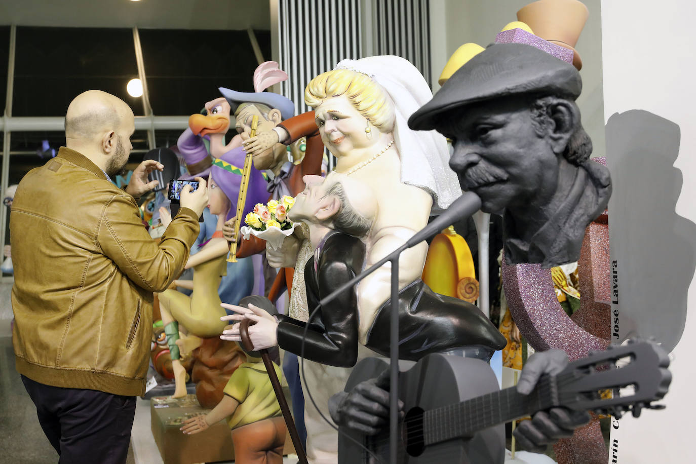 Exposición del ninot de las Fallas 2020.