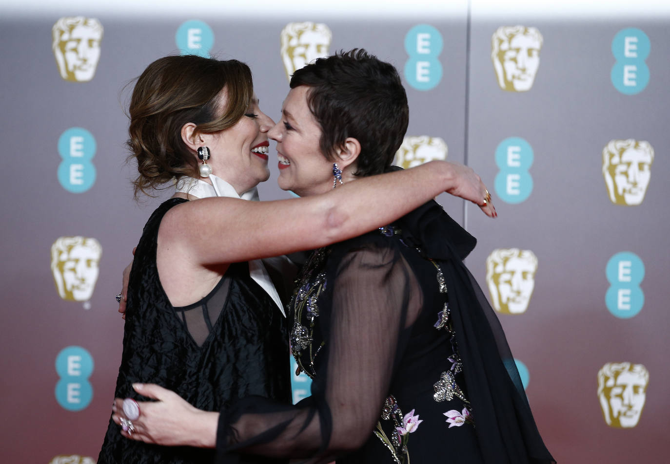 Dee Koppang y Olivia Colman 