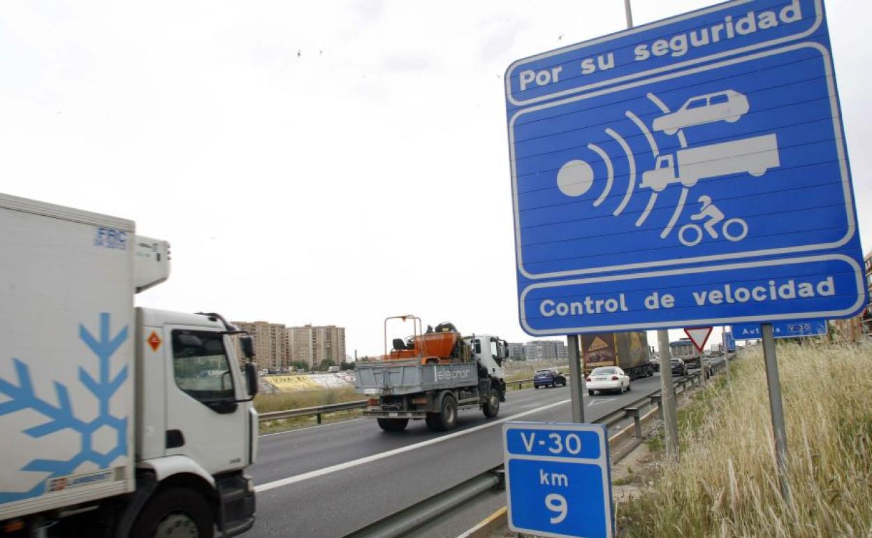 Radar situado en la V-30, en Valencia.