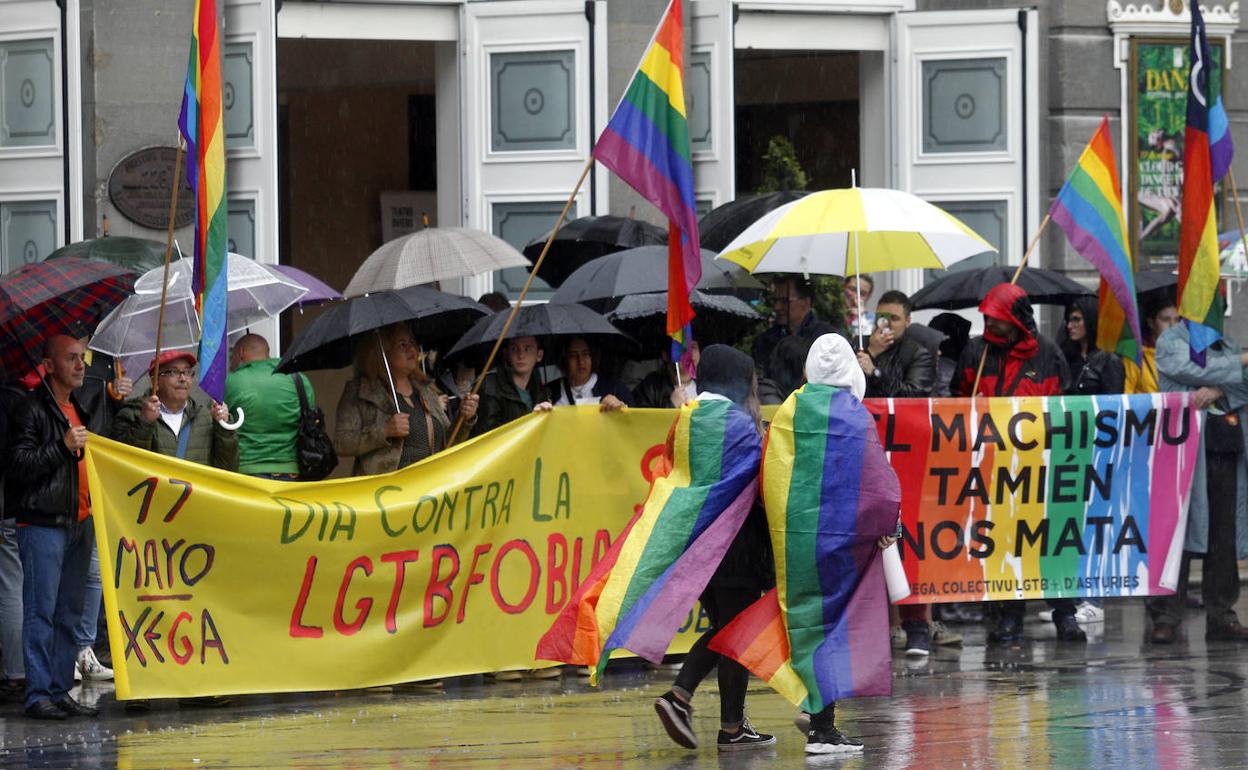 Imagen de archivo de una manifestación convocada con motivo de la celebración del Día Internacional contra la Homofobia.