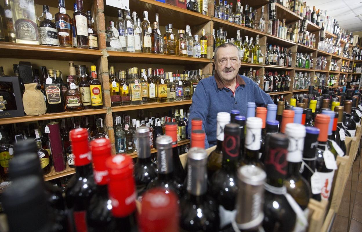 Eduardo Mestres da su premio anual a la bodega Sierra Norte
