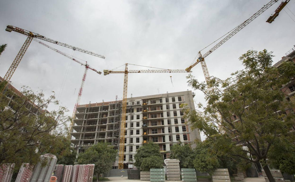 Edificios en construcción en Valencia.