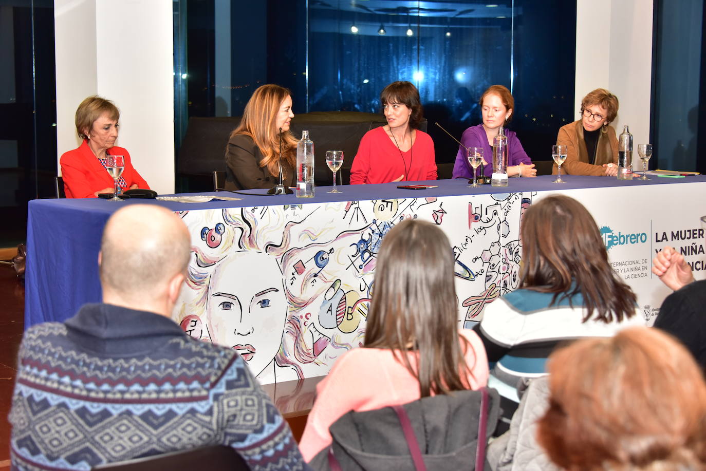 Las expertas Consuelo Guerri, Fátima Martínez, Corpus Gómez Calderón, Marta Ruipérez y Patricia Martín debaten en Dénia sobre la situación actual de las vocaciones científicas en un foro organizado por LAS PROVINCIAS.