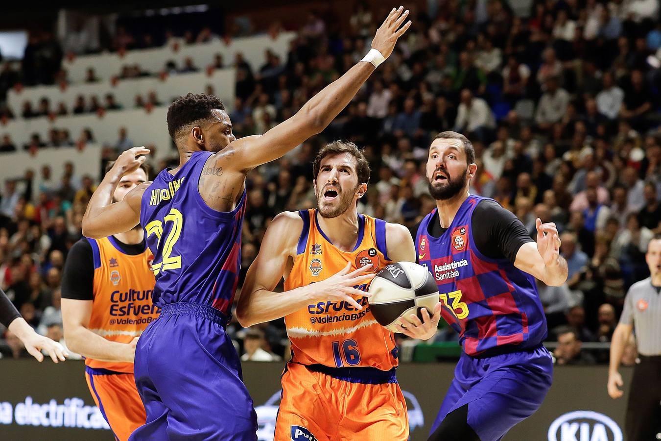 El Valencia Basket da la sorpresa en Copa y supera al Barcelona.