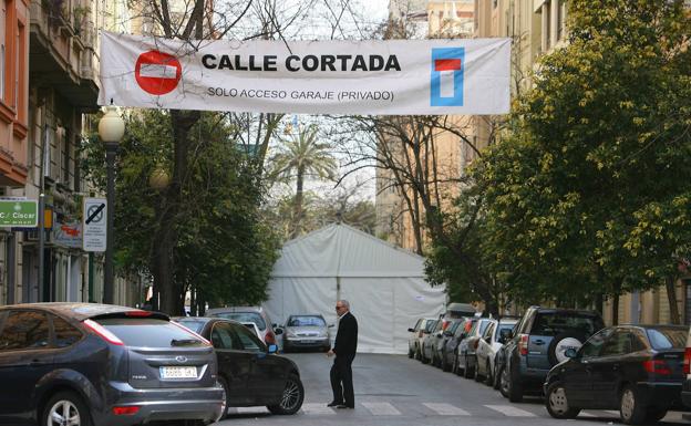 El Ayuntamiento habilita cuatro zonas para aparcar gratis en Valencia en Fallas