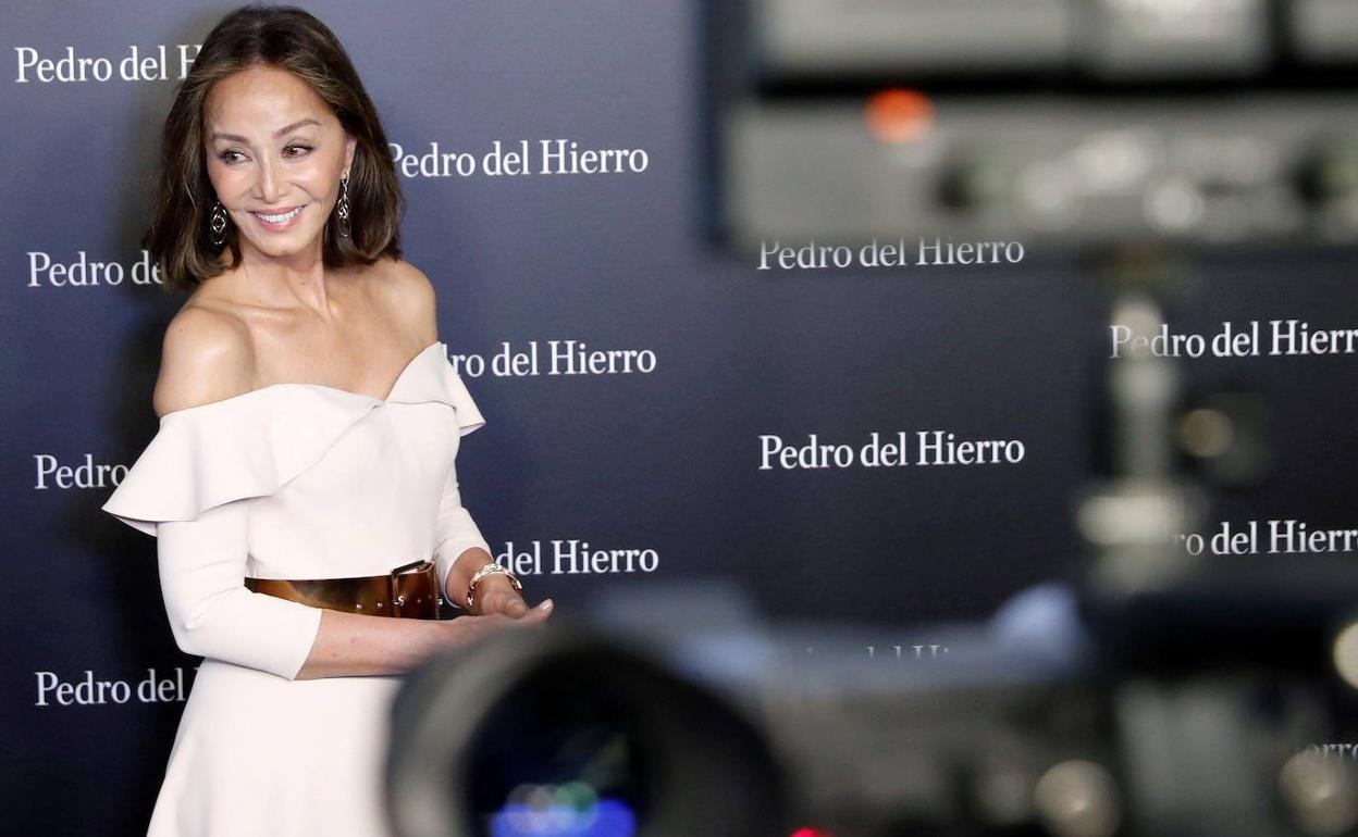 Isabel Preysler posa durante un evento.