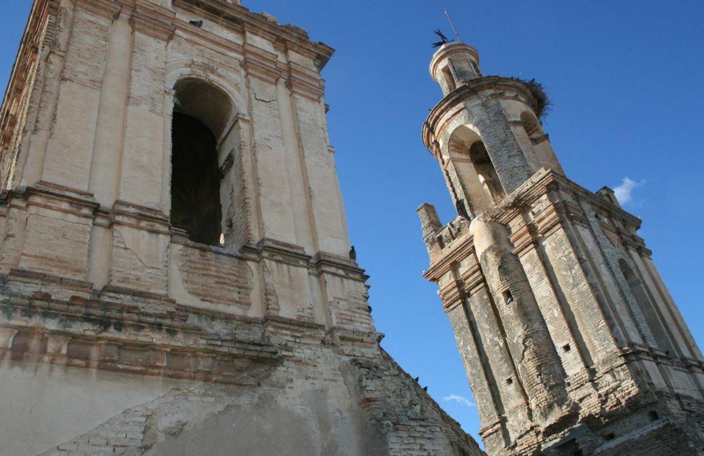 LAS TORRES DE LA IGLESIA DE LA INMACULADA CONCEPCIÓN DE NUESTRA SEÑORA "LAS GEMELAS" | Actualmente se encuentra deshabitado y en proceso de deterioro paulatino.