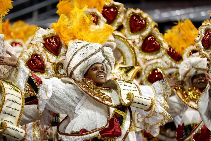 Fotos: El Carnaval de Río llena Brasil de fiesta, música, movimiento y color