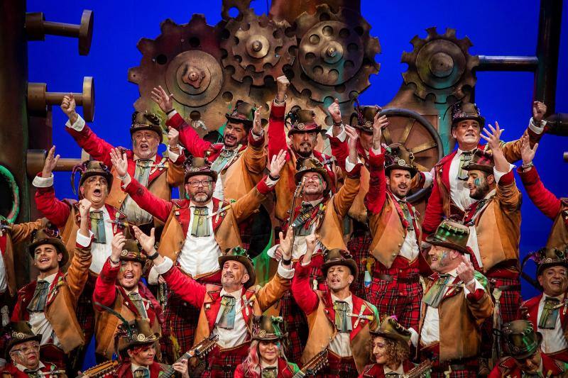 El Concurso Oficial de Agrupaciones Carnavalescas (COAC) que se celebra en el Gran Teatro Falla de Cádiz ha llegado a su fin con la celebración de la Gran Final este viernes. Estos han sido los ganadores: COMPARSAS: 1º Tino Tovar: Oh capitán, my capitán - 2º Martínez Ares: La chusma selecta - 3º Remolino: Los encaidenaos- 4º Jona: Los aislados || CUARTETOS: 1º El cuarteto del more... - 2º Vida y obra de Juan Carlos I, Bajo D - 3º Cari, resiste || CHIRIGOTAS: 1º Los Cadizfornia - 2º No aguantamos más... vamos de impacientes - 3º Los Geni de Cádi - 4º Estrés por cuatro || COROS: 1º La colonial- 2º Tócame- 3º Creaciones S.A. - 4º Al sonar las doce