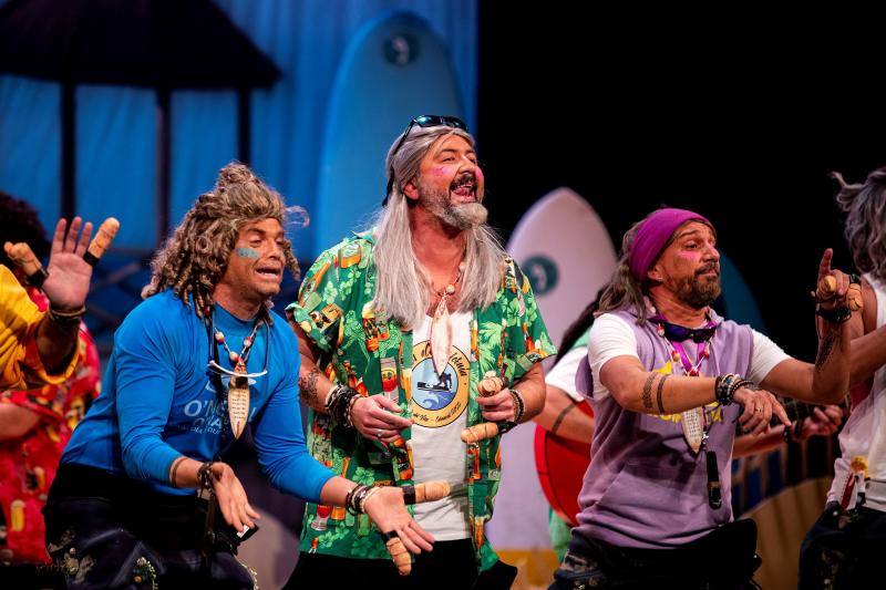 El Concurso Oficial de Agrupaciones Carnavalescas (COAC) que se celebra en el Gran Teatro Falla de Cádiz ha llegado a su fin con la celebración de la Gran Final este viernes. Estos han sido los ganadores: COMPARSAS: 1º Tino Tovar: Oh capitán, my capitán - 2º Martínez Ares: La chusma selecta - 3º Remolino: Los encaidenaos- 4º Jona: Los aislados || CUARTETOS: 1º El cuarteto del more... - 2º Vida y obra de Juan Carlos I, Bajo D - 3º Cari, resiste || CHIRIGOTAS: 1º Los Cadizfornia - 2º No aguantamos más... vamos de impacientes - 3º Los Geni de Cádi - 4º Estrés por cuatro || COROS: 1º La colonial- 2º Tócame- 3º Creaciones S.A. - 4º Al sonar las doce