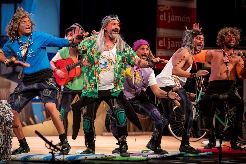 El Concurso Oficial de Agrupaciones Carnavalescas (COAC) que se celebra en el Gran Teatro Falla de Cádiz ha llegado a su fin con la celebración de la Gran Final este viernes. Estos han sido los ganadores: COMPARSAS: 1º Tino Tovar: Oh capitán, my capitán - 2º Martínez Ares: La chusma selecta - 3º Remolino: Los encaidenaos- 4º Jona: Los aislados || CUARTETOS: 1º El cuarteto del more... - 2º Vida y obra de Juan Carlos I, Bajo D - 3º Cari, resiste || CHIRIGOTAS: 1º Los Cadizfornia - 2º No aguantamos más... vamos de impacientes - 3º Los Geni de Cádi - 4º Estrés por cuatro || COROS: 1º La colonial- 2º Tócame- 3º Creaciones S.A. - 4º Al sonar las doce