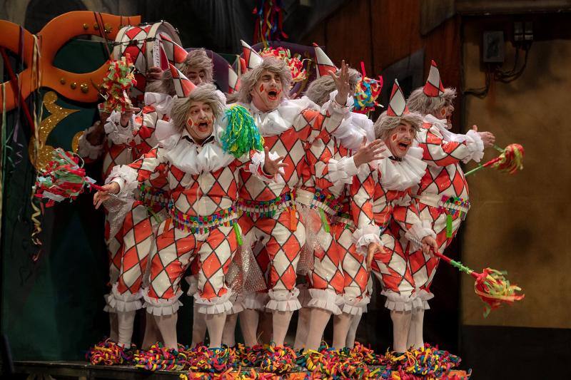 El Concurso Oficial de Agrupaciones Carnavalescas (COAC) que se celebra en el Gran Teatro Falla de Cádiz ha llegado a su fin con la celebración de la Gran Final este viernes. Estos han sido los ganadores: COMPARSAS: 1º Tino Tovar: Oh capitán, my capitán - 2º Martínez Ares: La chusma selecta - 3º Remolino: Los encaidenaos- 4º Jona: Los aislados || CUARTETOS: 1º El cuarteto del more... - 2º Vida y obra de Juan Carlos I, Bajo D - 3º Cari, resiste || CHIRIGOTAS: 1º Los Cadizfornia - 2º No aguantamos más... vamos de impacientes - 3º Los Geni de Cádi - 4º Estrés por cuatro || COROS: 1º La colonial- 2º Tócame- 3º Creaciones S.A. - 4º Al sonar las doce