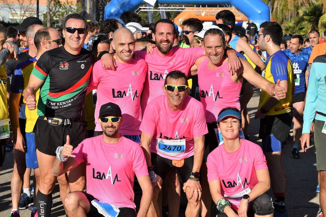 Miles de personas se dan cita en la VI Carrera Never Stop Running 2020 de Valencia con un recorrido de 5 kilómetros por las proximidades de la avenida de Francia.