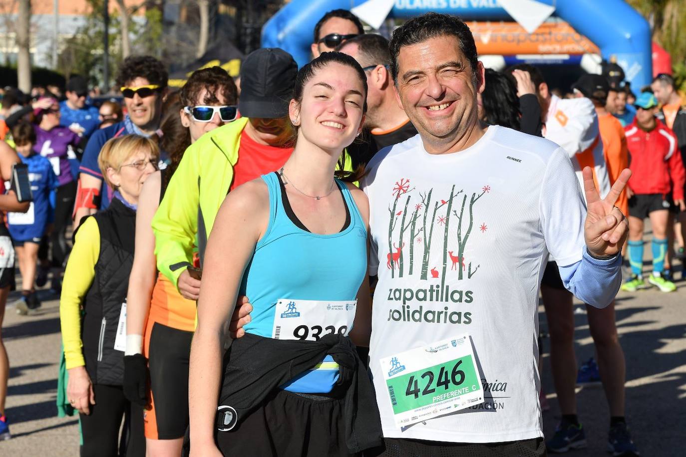 Miles de personas se dan cita en la VI Carrera Never Stop Running 2020 de Valencia con un recorrido de 5 kilómetros por las proximidades de la avenida de Francia.