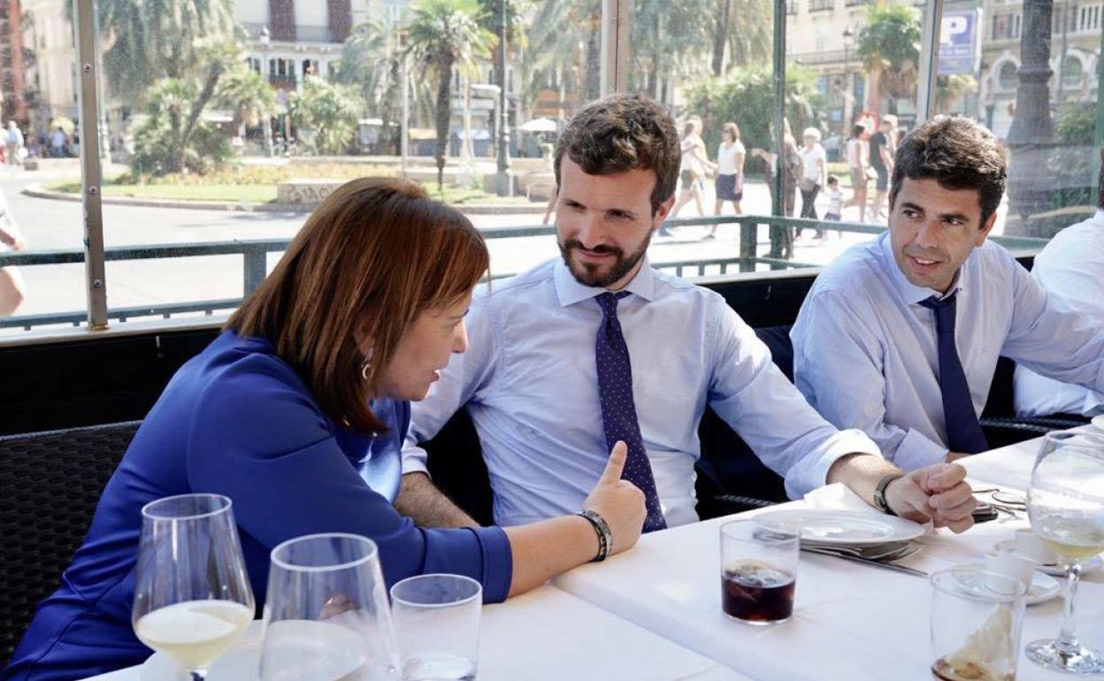 Isabel Bonig, Pablo Casado y Carlos Mazón. 