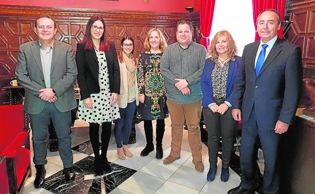 Ayuntamiento de Sueca y Caixa Popular buscan fomentar el emprendimiento