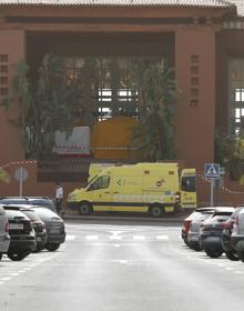 Imagen secundaria 2 - Mucha seguridad en las inmediaciones del hotel de Tenerife. 