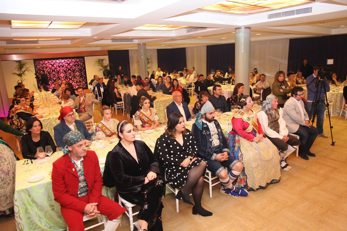 Fotos: Las Fallas de Dénia se preparan con la Exposición del Ninot