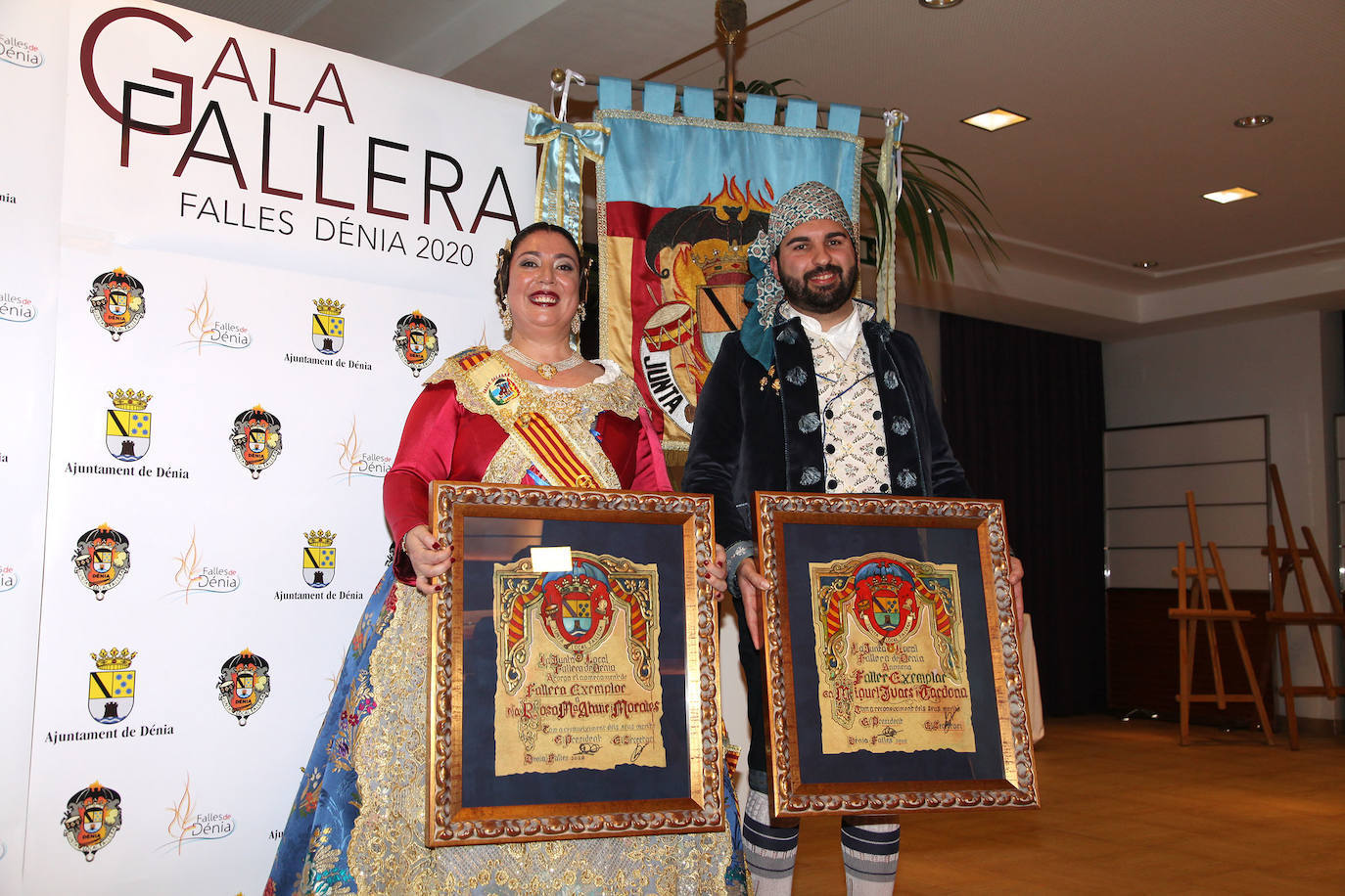 Fotos: Las Fallas de Dénia se preparan con la Exposición del Ninot