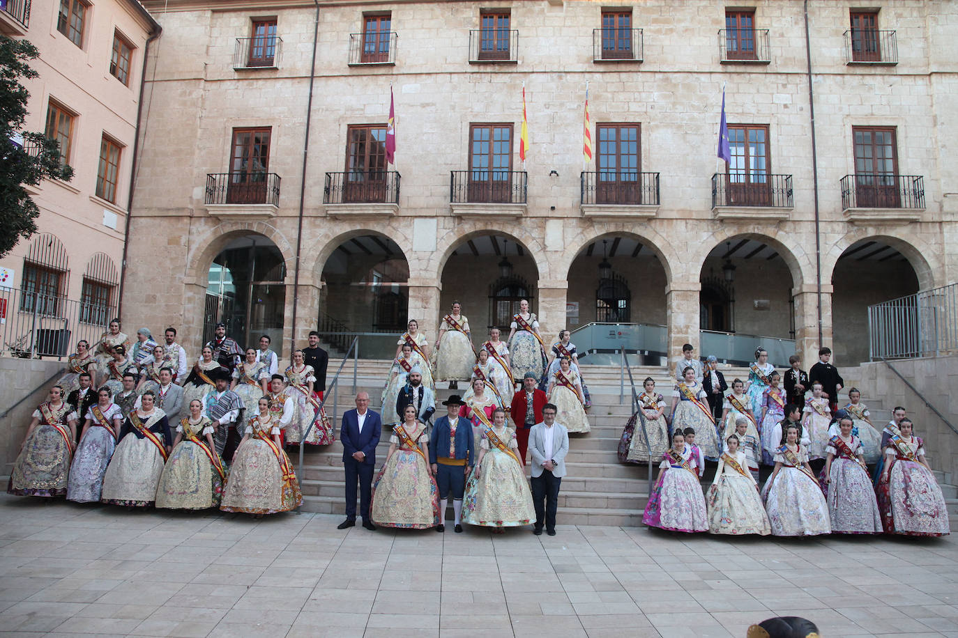 Fotos: Las Fallas de Dénia se preparan con la Exposición del Ninot
