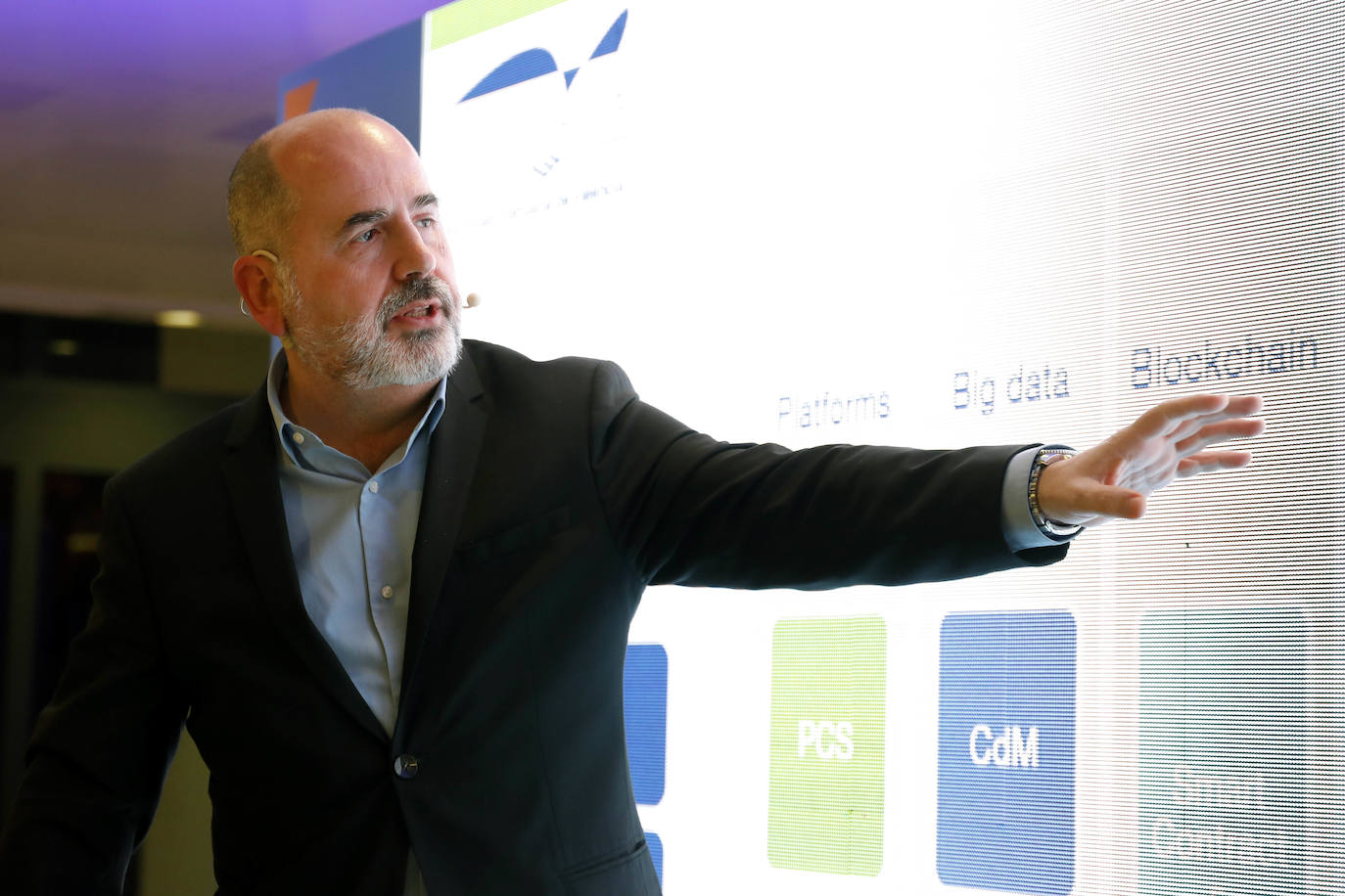 El congreso Big Data ha celebrado este jueves en Valencia su cuarta edición en el Hotel Balneario Las Arenas, con el objetivo de ofrecer al centenar de asistentes las diferentes claves para que la tecnología mejore la vida de los ciudadanos.