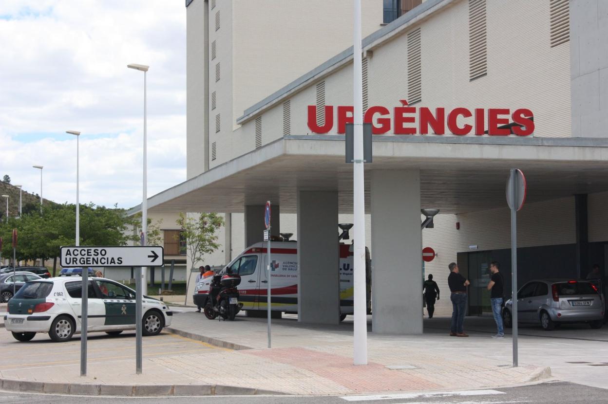 Entrada para las emergencias del citado hospital. lp