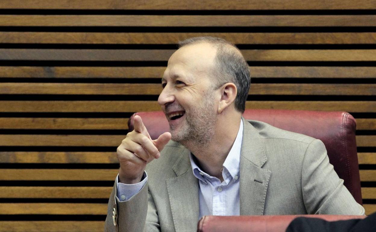 Alexis Marí, en su escaño de Les Corts de la pasada legislatura. 