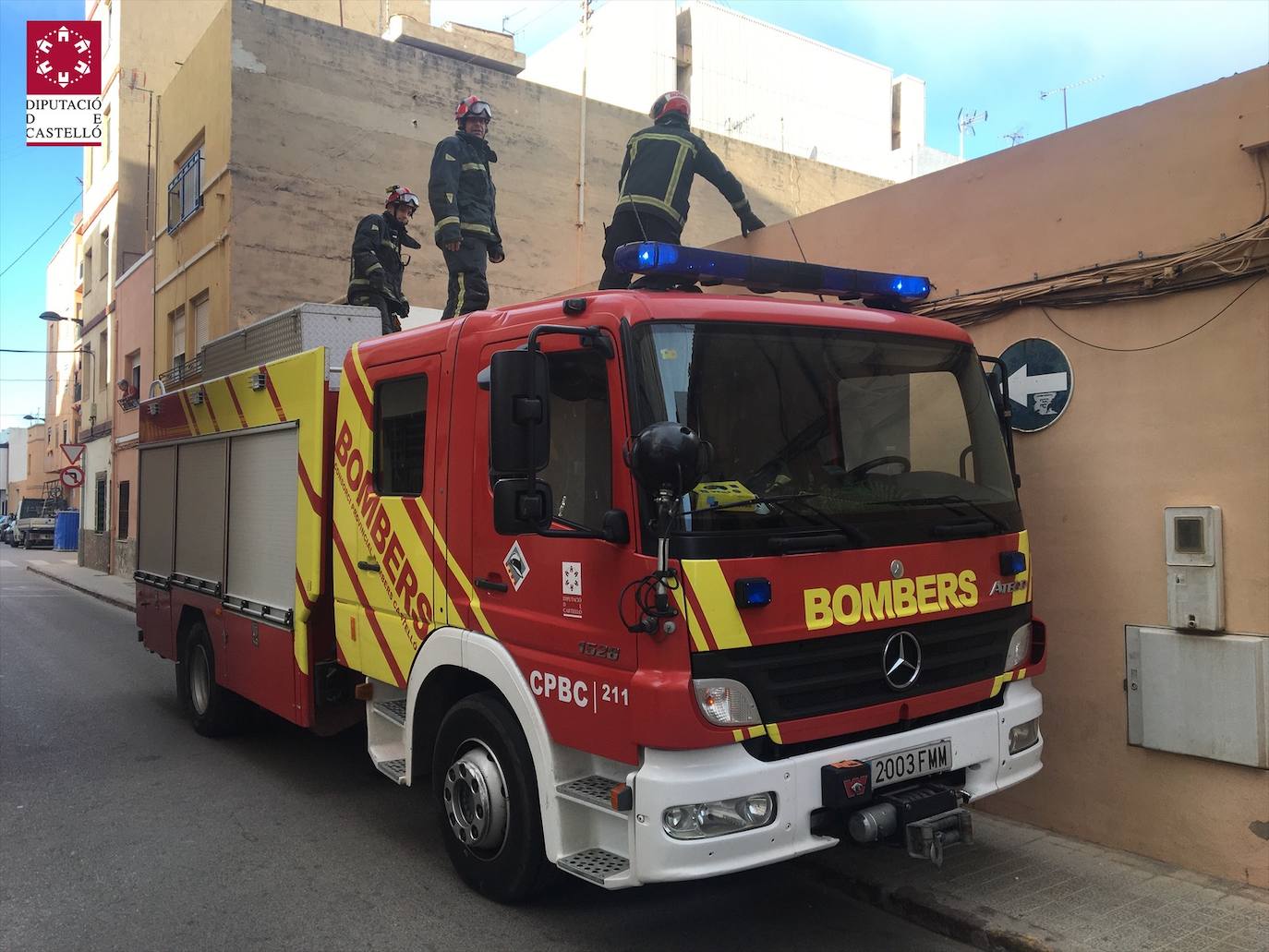 Bomberos de Castellón atienden casi medio centenar de avisos durante la mañana por el viento