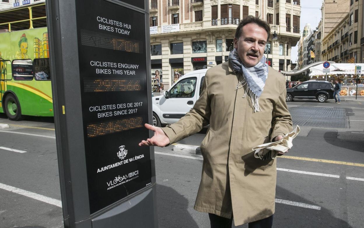 Grezzi, ayer, durante la conmemoración del tercer aniversario del anillo ciclista. damián torres