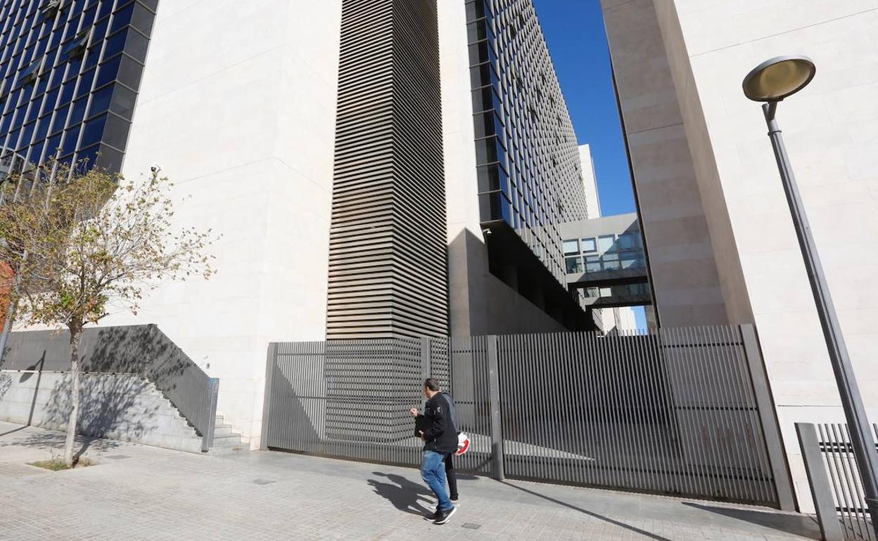 El juzgado de guardia paraliza declaraciones ante la sospecha de un caso que dio negativo