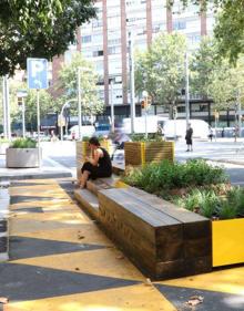 Imagen secundaria 2 - Bancos y plantas para cerrar calles en Valencia