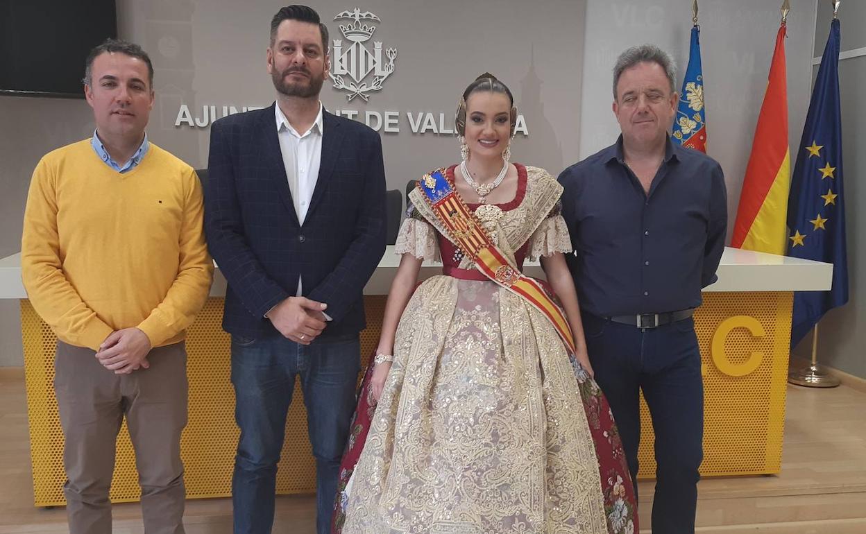 Consuelo Llobell invita a las fallas a unirse al disparo de la nit de l'Alba