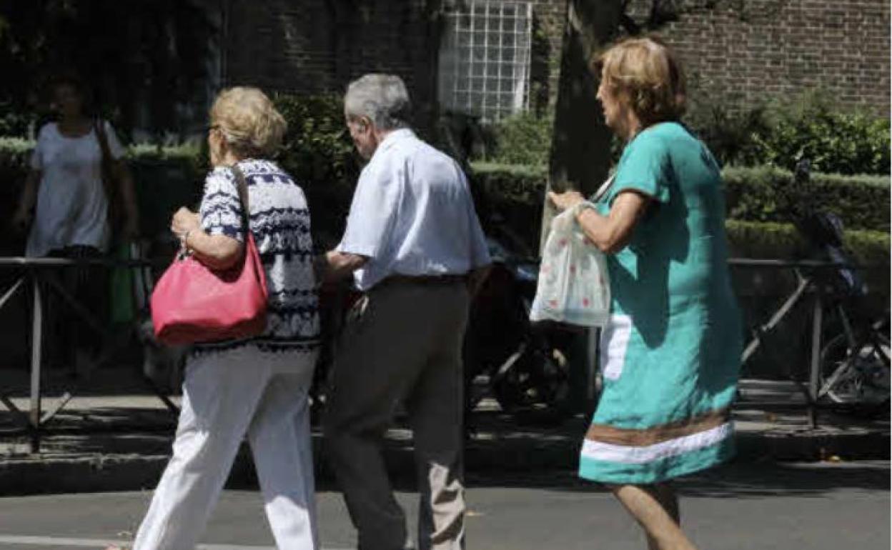 Las mujeres cobran pensiones más bajas que los hombres. 