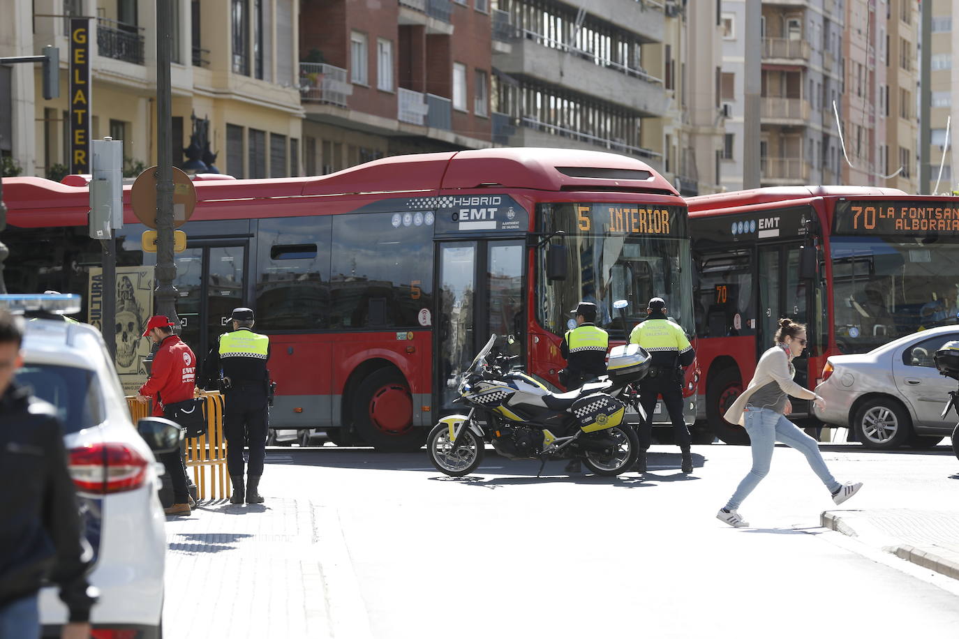 La mascletà de este viernes 6 de marzo ha sido lanzada por la pirotecnia Alpulpujarreña, de Granada y ha utilizado más de 100 kilos de pólvora.