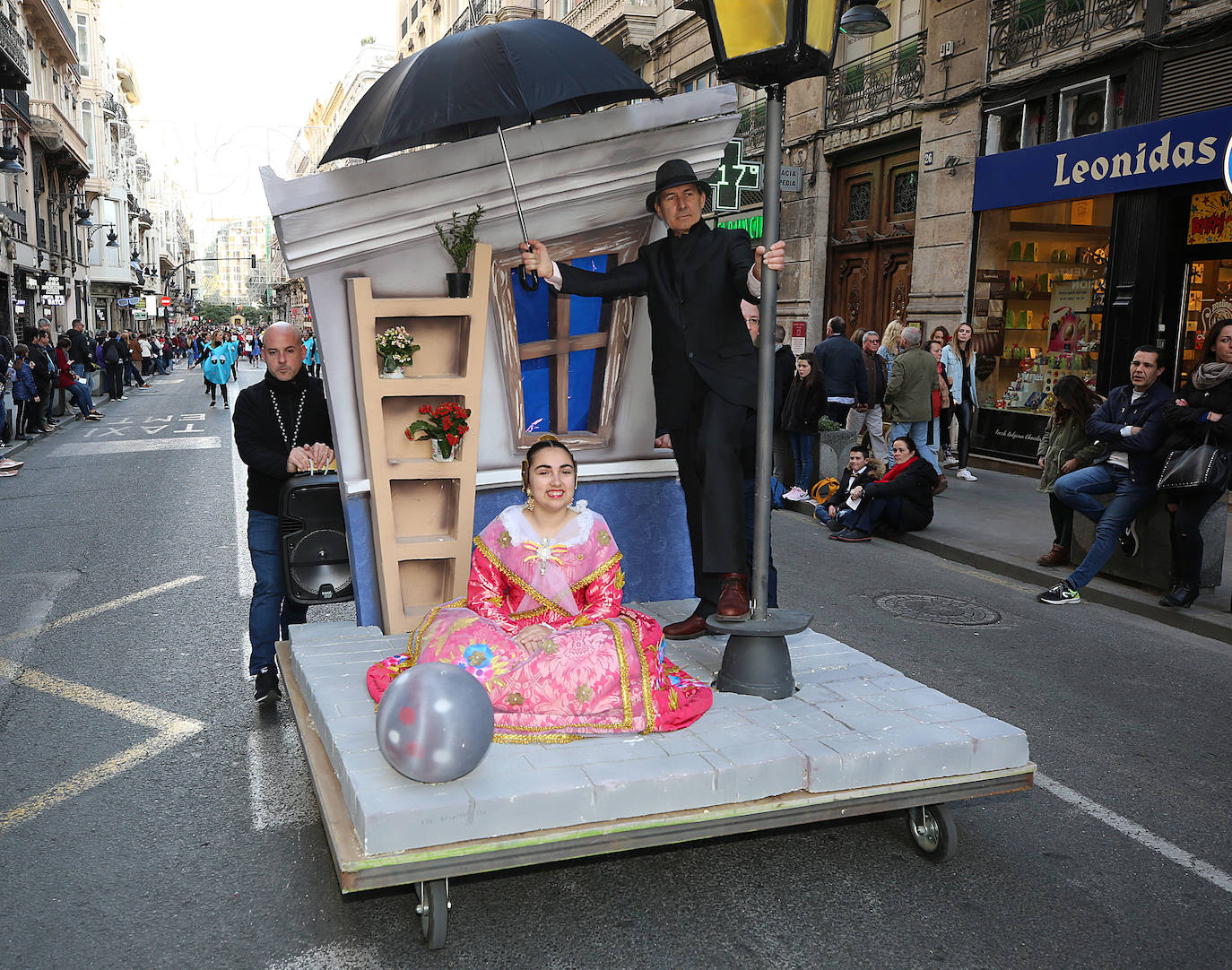 Fotos: La magia de la Cabalgata del Ninot estrena las Fallas