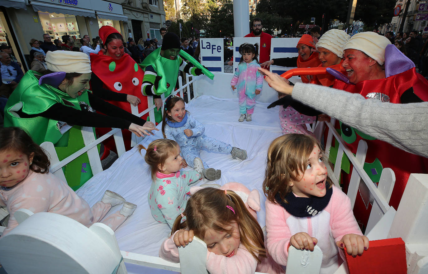 Fotos: La magia de la Cabalgata del Ninot estrena las Fallas