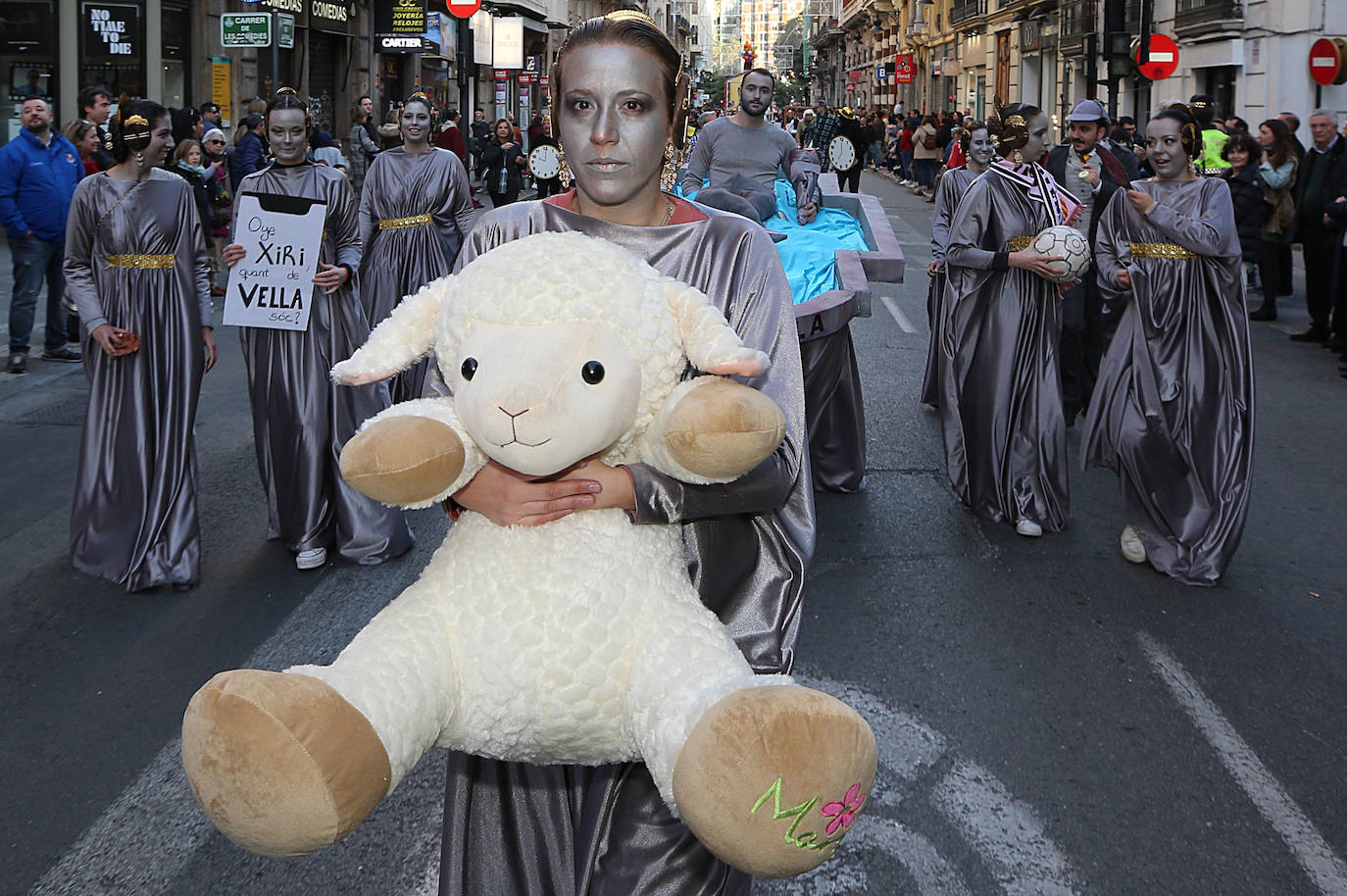 Fotos: La magia de la Cabalgata del Ninot estrena las Fallas