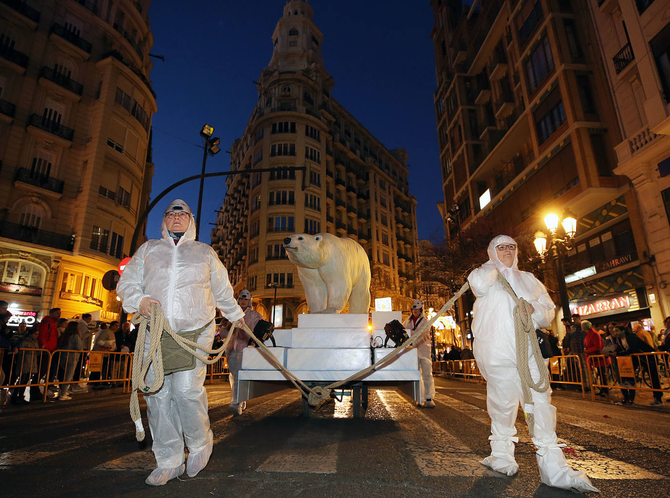 Fotos: La magia de la Cabalgata del Ninot estrena las Fallas