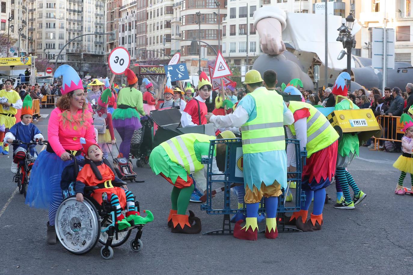 Fotos: La magia de la Cabalgata del Ninot estrena las Fallas