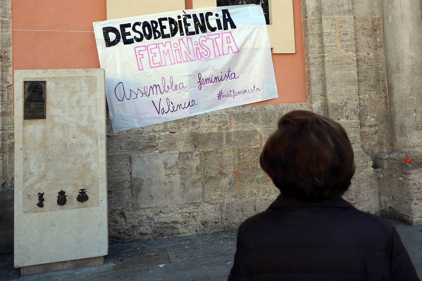 Concentración feminista en la Plaza de la Virgen